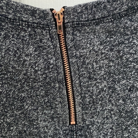 H&M Gray Sweater Rose Gold Back Zip Marled Knit Zipper Detail Size M - Picture 6 of 7